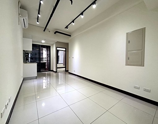 青埔國中旁乾淨2房車_需自備傢俱 - Image 1