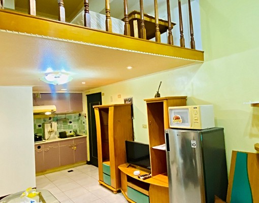 挑高套房面中庭安靜可炊溫馨舒適可租補 - Image 3