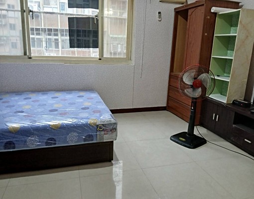 屋主自租!離捷運近,生活機能佳 - Image 1