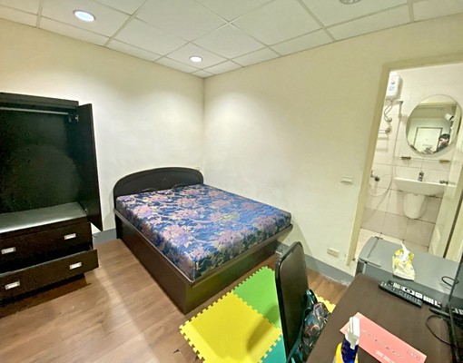 府中小資首選套房.雙人掀床可收納.共用陽台可曬衣 - Image 2