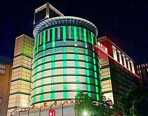 新光ll大遠百☪電梯☪精品漂亮時尚商旅☪沙發☪大衛浴☪獨洗 - Image 1