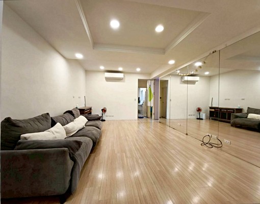 近汐止火車站方正邊間大三房~可租補報稅 - Image 2