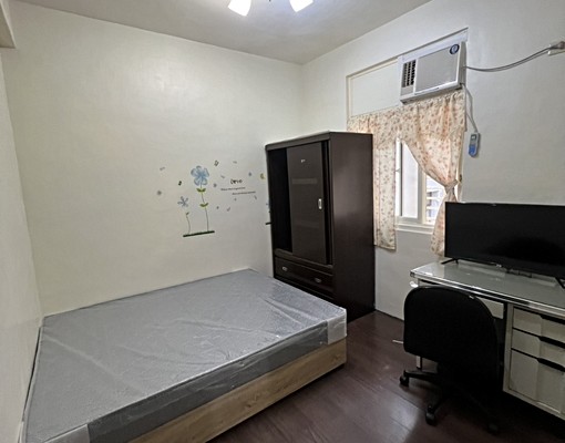 大仁二街.中原夜市.中原大學.大潤發(騎樓下機車位) - Image 1