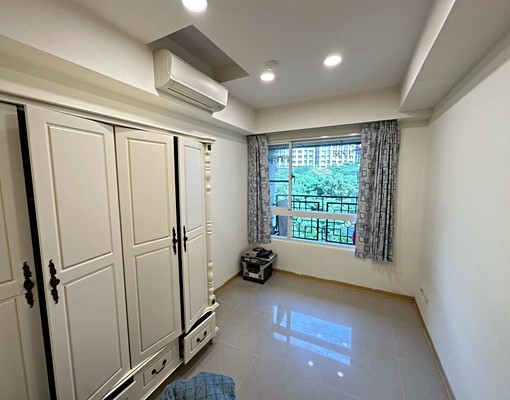 E台北灣三期邊間漂亮採光三房含車位可租補可入籍 - Image 9