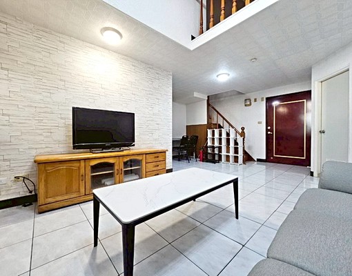 (可租補)鄰近中華商圈及成大小家庭上班族最愛明亮三房 - Image 3