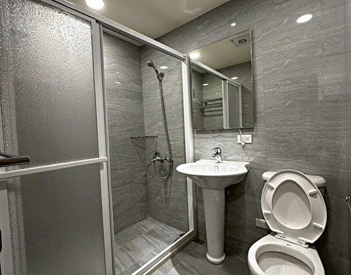 西屯逢甲可雙租補全新整理有更衣室機車位大間套房 - Image 6