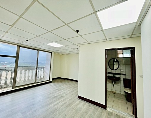 近海華商圈四房高樓層電梯大樓 - Image 3