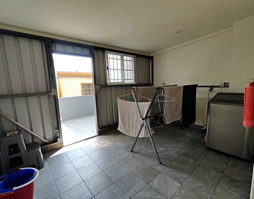 草衙捷運漁港分租套房*工作室*女性有限 - Image 11