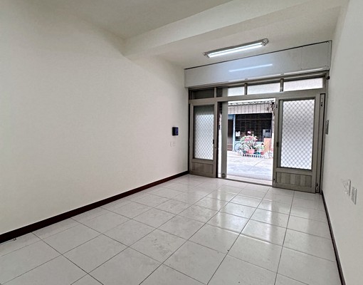 唯唯推薦🔥三多商圈捷運站翻新美透天 - Image 2