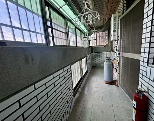 鄰近德賢商圈~都會捷運站~3+1房~平車~室內空間超大 - Image 10