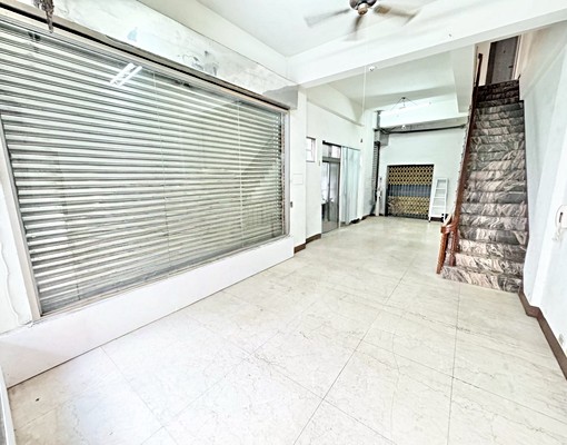 中央公園.大立百貨商圈邊間透天1+2店住 - Image 2