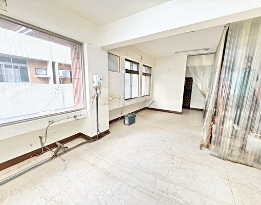 中央公園.大立百貨商圈邊間透天1+2店住 - Image 6