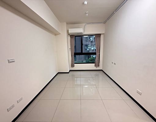 新春街樂活綻兩房車生活機能集中適合小家庭 - Image 5