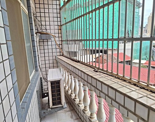 採光陽台大套房.有機車位 - Image 5