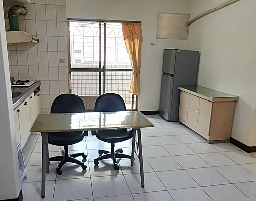 正修/建工商圈旁2房電梯華廈出租可租補 - Image 2