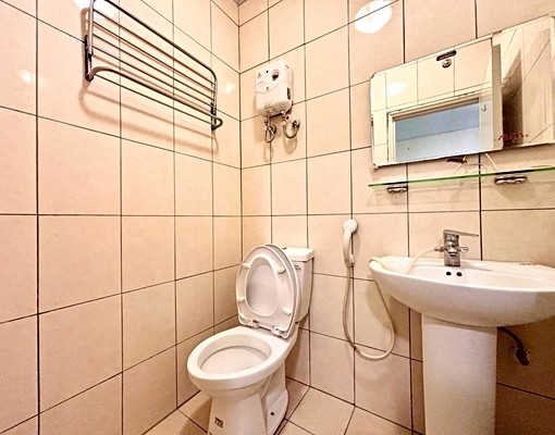 可租補|可寵|龍華走路10分鐘|基本傢俱|含第四台|阿維👍 - Image 11