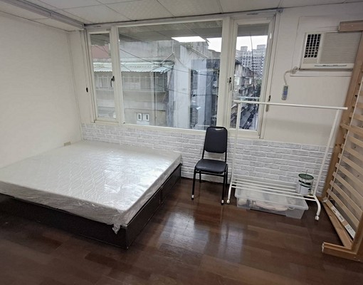 🏡板橋五權街套房🏡可租補可寵 - Image 1