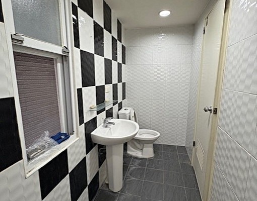 一中街商6坪套房圈獨洗獨曬，兩面採光、全新彈簧床洗衣機衣櫥 - Image 2