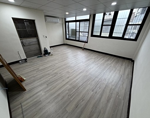 【近觀光夜市】三房一廳✨台水台電✨可申請雙租補✨全新變頻冷氣 - Image 1