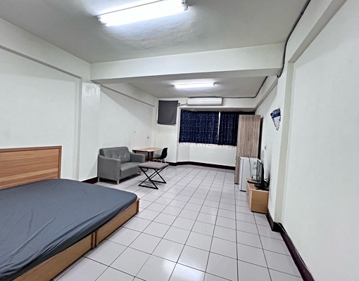 原逢甲麥當勞對面福星路超大套房可租補 - Image 1