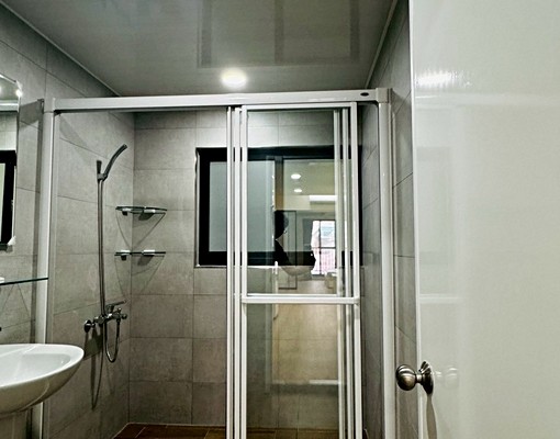 全新裝潢、傢俱、硬體設備 - Image 8