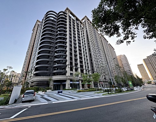 房仲夫妻推薦世界花園2房車 - Image 2