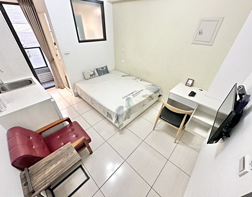 近五權大慶車站🔥陽台獨洗曬✨可租補✨衛浴開窗✨流理台✨電梯 - Image 1