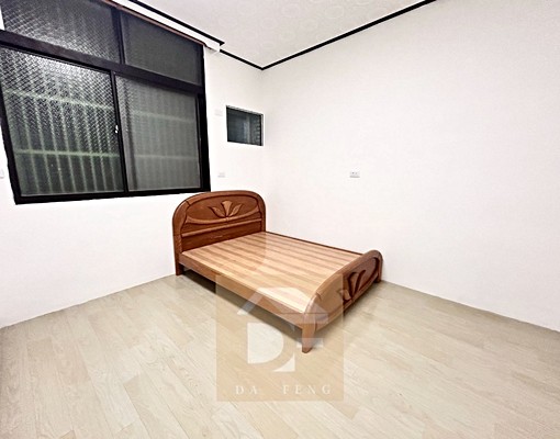 🏡東區大透天|可入戶籍、可租補、可報稅|一樓可停車🏡 - Image 6