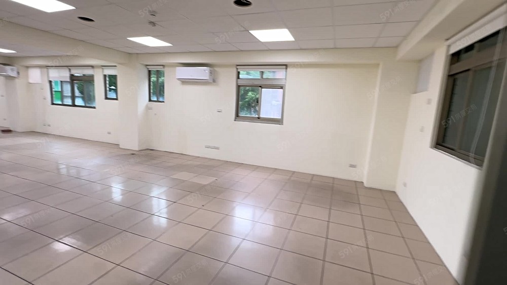 宜昌推薦🌟淡水商辦近捷運低樓層 - Image 1