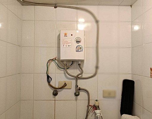 近捷運站、大立百貨、中央公園、醫院、市場，生活便利、鬧中取靜 - Image 8