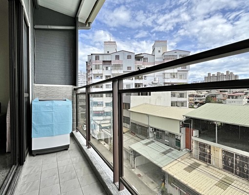 可租補✨潭子電梯大套房✨陽台獨洗曬✨機車位 - Image 9