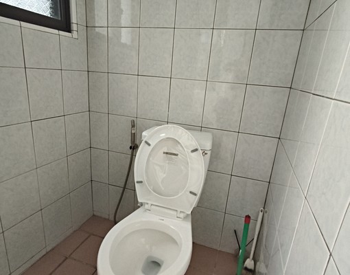 獨家^^高雄車站長明街店住騎樓透天出租 - Image 12