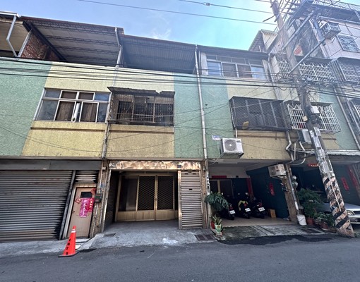 近大里橋低總價大地坪臨八米活路透天(銀行估價到位)