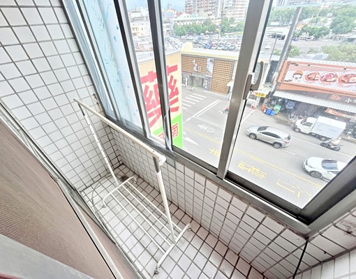 可寵可狗可貓💕陽台獨曬✨絕美採光✨大空間✨走路逢甲 - Image 9