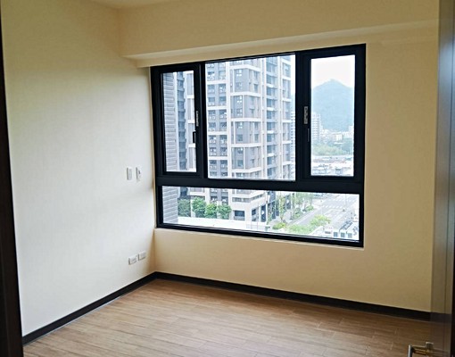 全新交屋,新裝潢四房(含管理費+車位費) - Image 3