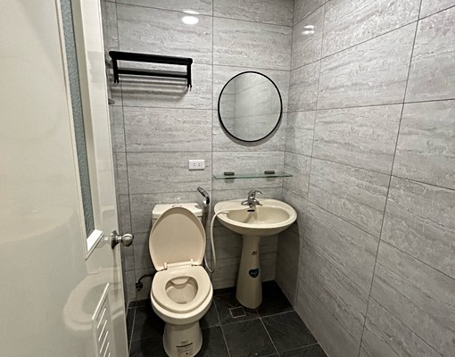 精裝修景觀戶一房兩廳(有電梯可租補) - Image 8