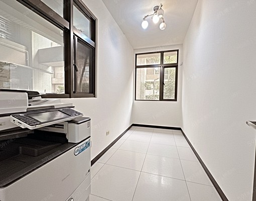 👍蘆洲希望城市~挑高店面大露臺~住辦皆可~可寵有車位 - Image 2