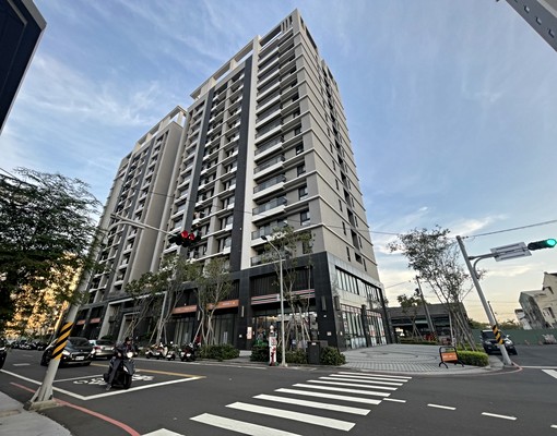 永康三發夢時代高樓層景觀平車(可租補) - Image 1