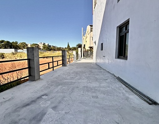 龍井整棟透天｜可租補、戶籍｜可寵｜庭院可停3台車 - Image 2