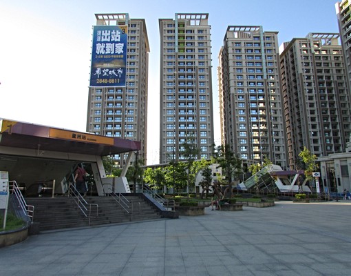 電梯大樓三房招租，房間廁所皆有窗戶通風佳 - Image 12