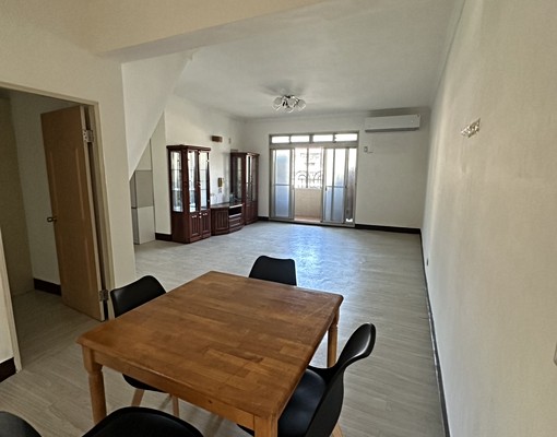 四大超商環繞/10分鐘到南勢角站/10秒公車站/靜巷雙陽台 - Image 2