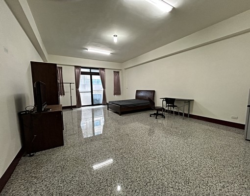 🍎大遠百.朝南陽台大套房🍎 - Image 1