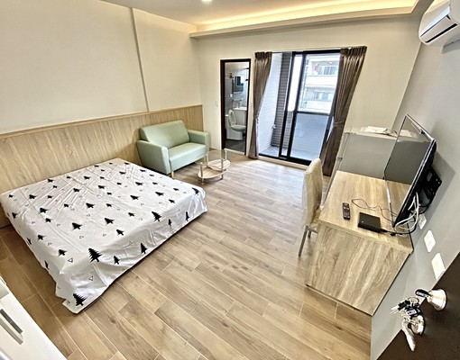 💖超大空間💖溫馨木質裝潢💖可租補僅一間 - Image 2