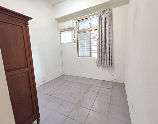 黎明長青一樓3房雙衛浴+超大庭院當倉庫使用 - Image 3