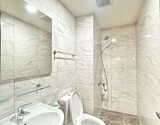 🐋逢甲大學旁高樓兩房兩衛配平車可租補❗ - Image 12