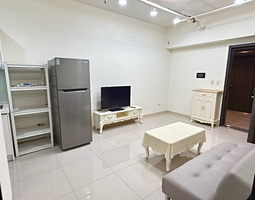 整層/24H鼎山家樂福鑫天地2/含車/有家具/可租補 - Image 2