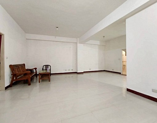 室內空間坪數大.可當工作事務所.免管理費.一層一戶會重新油漆 - Image 4