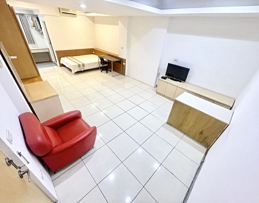 粿王皇后⭐超大坪數大衣櫥|租屋補助|獨洗曬|近南屯捷運 - Image 2