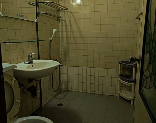 三信家商，近捷運新冷氣，重新油漆，輕軌另有3700 - Image 7