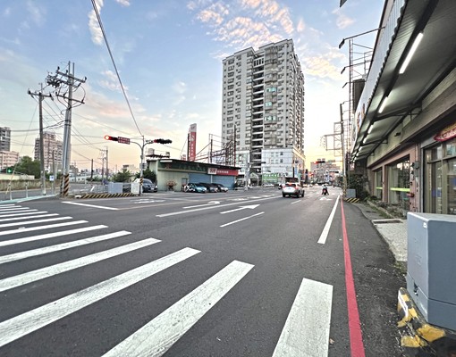 中山北路|正路面一樓|三角窗|店面(租) - Image 7